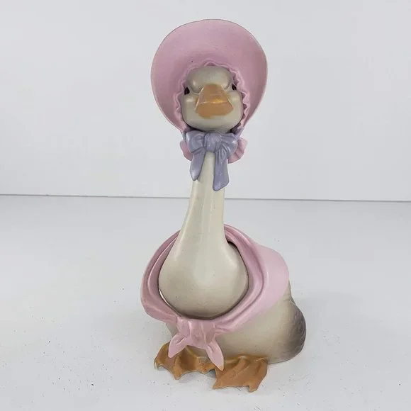 Hagen Renaker DW Mother Goose Figurine Matte Variation - Picture 2 of 9